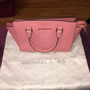 Michael Kors purse pink
